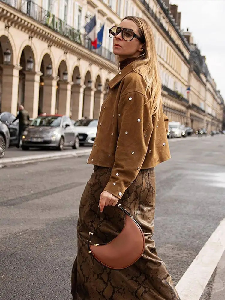 Rivet Suede Short Jackets Pockets Women Fashion Pocket Lapel Zipper Coats Tops Female Autumn winter Clothes Motorcycle Outerwear 250527