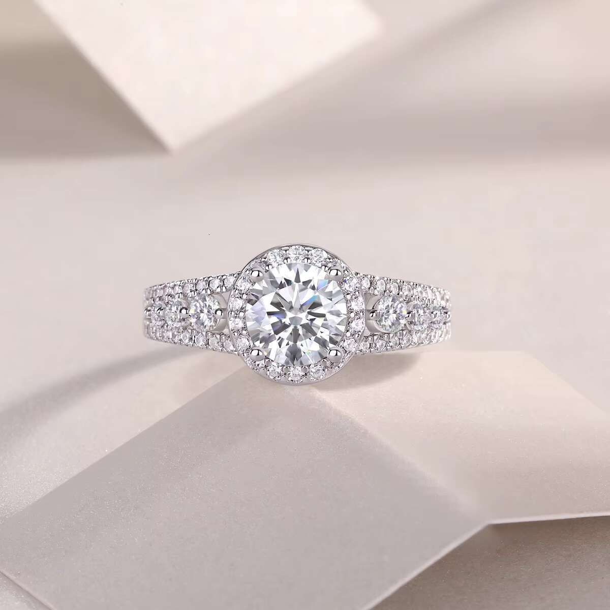 High Quality Mini Moissanite Rings Fine Jewelry Rhodium Plated 925 Sterling Silver Diamond Ring R231113331-65