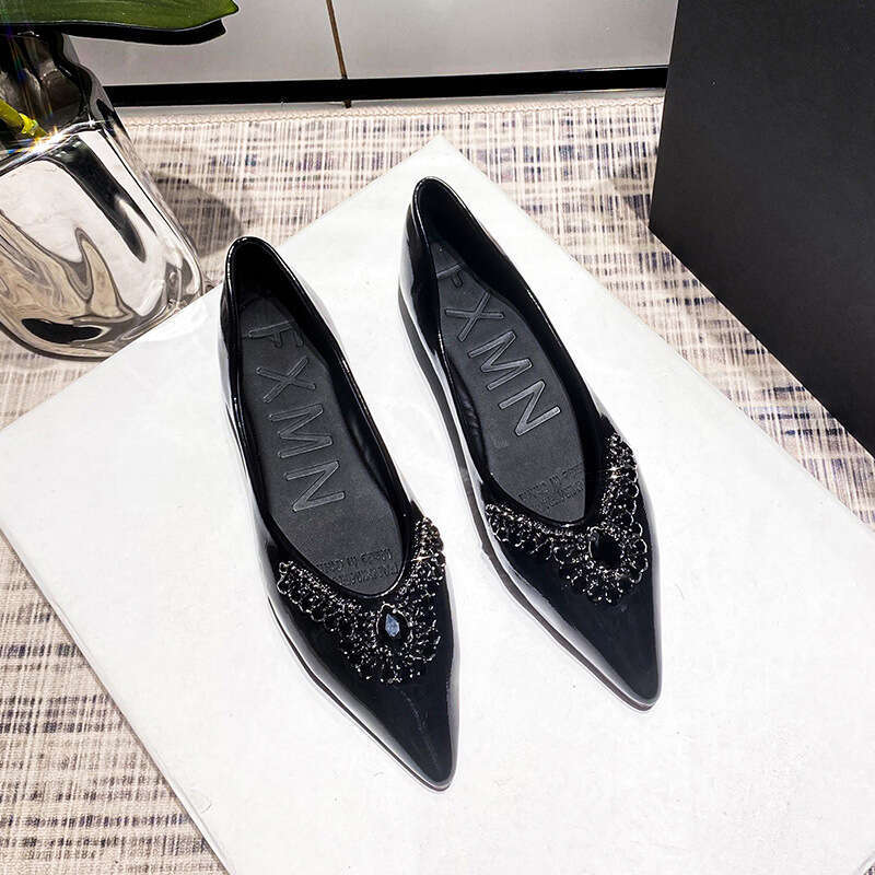 Pointed Toe Silver Shallow Mouth Flat Shoes for Women 2024 New Spring Large Size Elegant Soft Sole Rhinestone Loafers