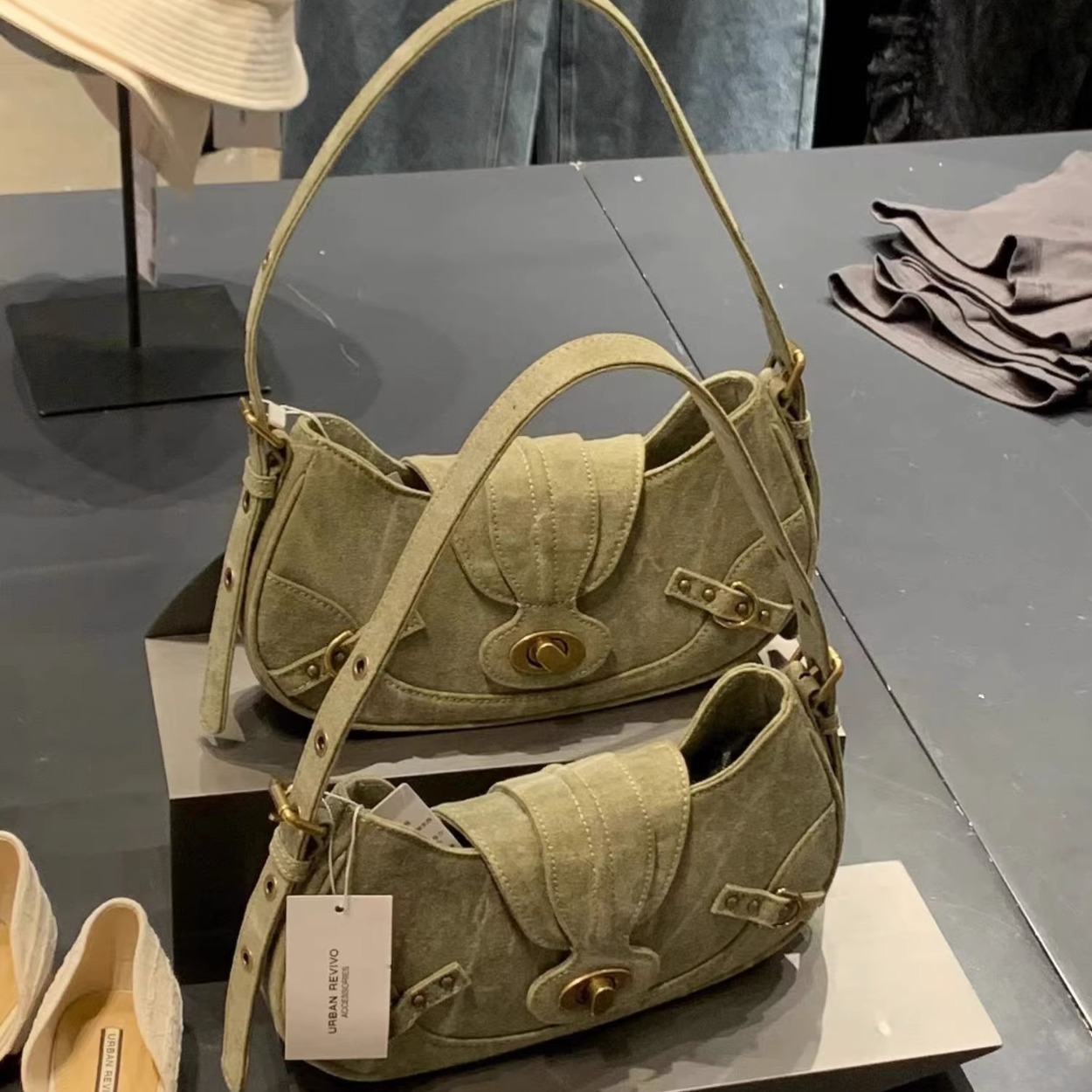 designer Underarm Bag Retro Hot Girl Wasteland Style Summer Bag Women 2025 New Versatile Crossbody Bag Canvas Bag Saddle Bag