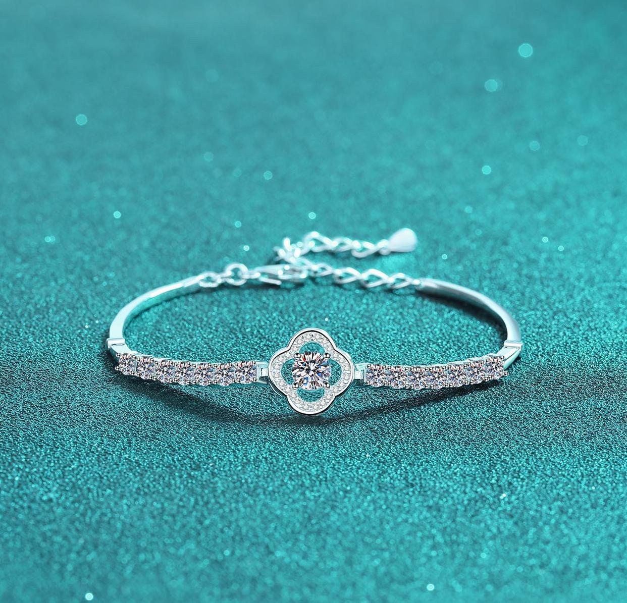925 Sterling Silver Moissanite Four-Leaf Clover Bracelet with CZ Crystals, Adjustable Chain, Elegant and Timeless Jewelry for Women
