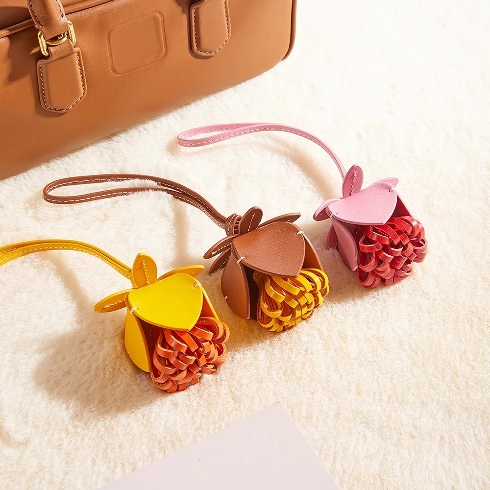 High Quality Flower Shaped Pendant Genuine Leather Rope Metal Accessories Bag Pendant Keychain Hand Rope Gift Home Decoration 250530