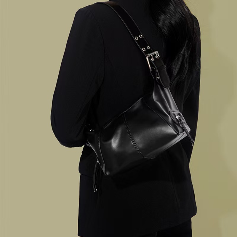 designer 2025 Women's Black and White Underarm Bag European and American Fashion Retro Motorcycle Bag Leather Large Capacity Solid Color Shoulder