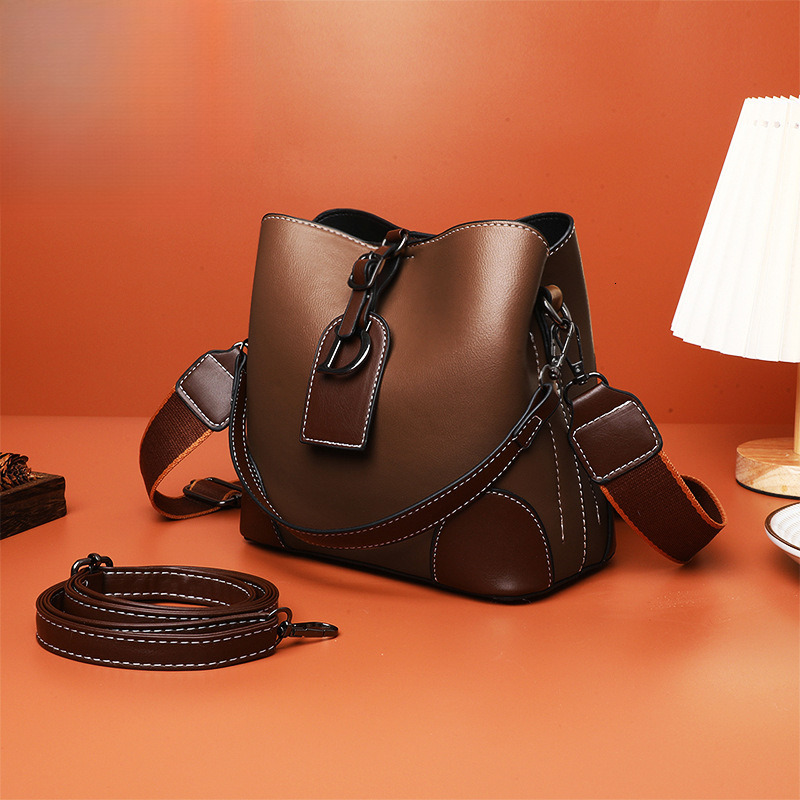 Top brand high-quality new free designer bag luxurious high-quality texture bucket bag 2025 new retro fashion shoulder crossbody bag brand new free de