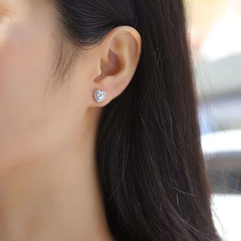 Custom 2025 Fine Jewelry 925 Sterling Silver Heart Shaped Moissanite Studs Earrings Fashion Jewelry Earrings for Women Girls