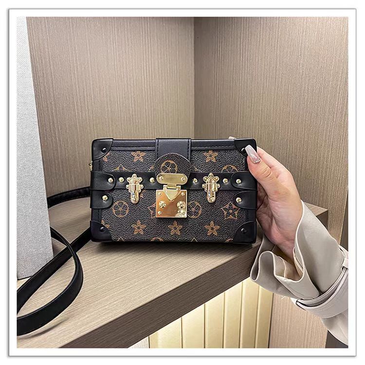 New Style Single Shoulder Bag for Women High-End Crossbody Bag Vintage Small Box Boutique Women's Bag New Floral Small Square Bag New Free Delive