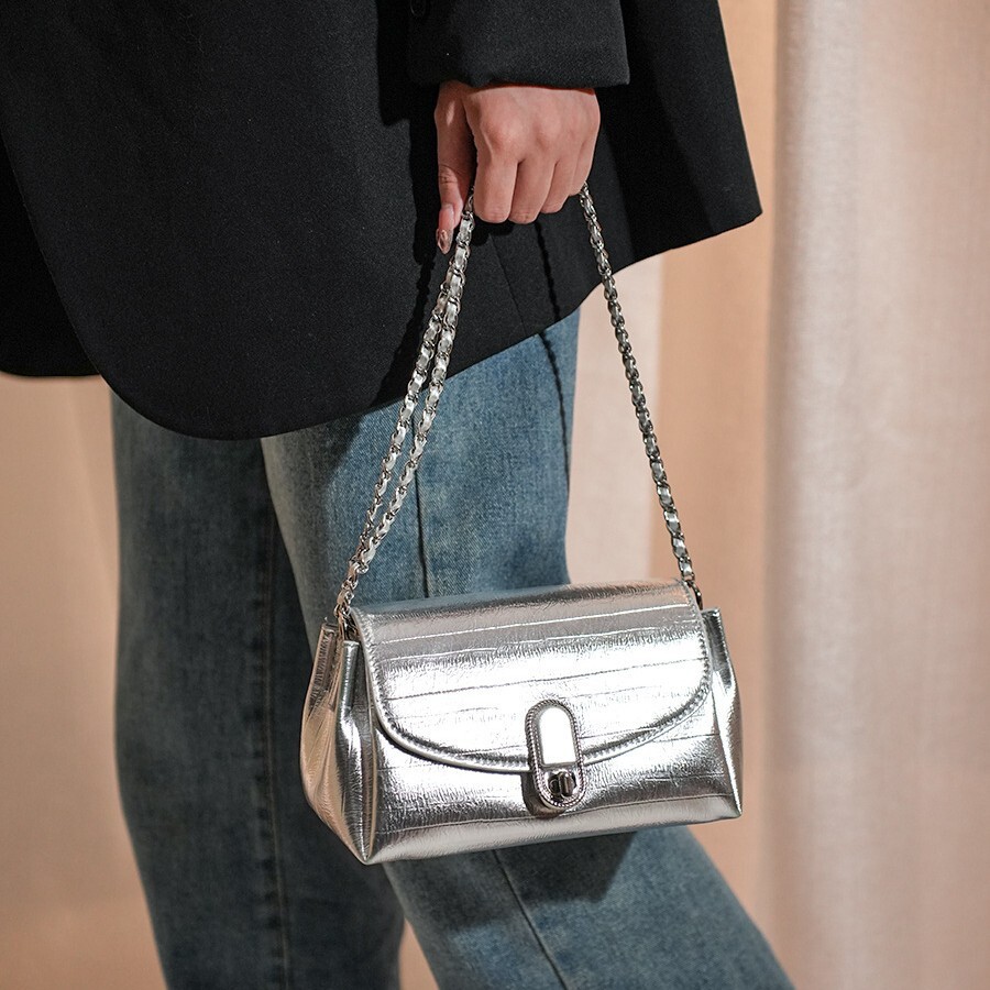 designer New Chinese Style Chain Bag for Women Crossbody 2025 New High-end Black Versatile Commuter Envelope Bag