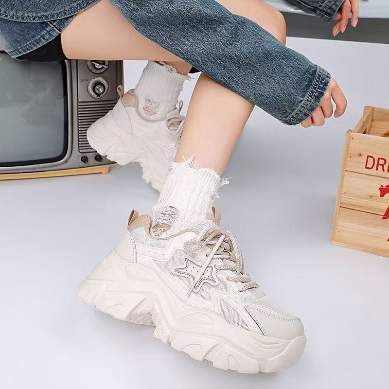 Women's Casual Sports Shoes Spring New Style Thick Bottom Versatile Leisure Sports Shoes Black Samurai Dad Shoes Fashion Chunky Sneakers Zapatos 