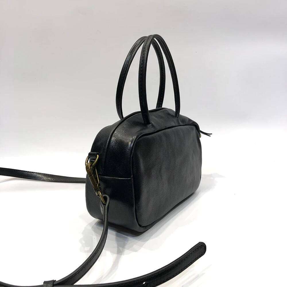Small Women's Designer luxury bag Handbag With Flap Casual Zipper Shoulder Bag For Phone And Makeup Crossbody Stylish Design