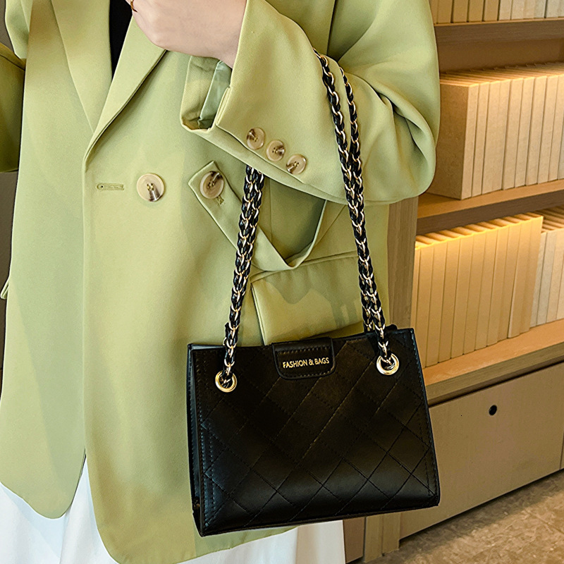 Free Shipping Designer Premium Texture Diamond Grid Chain Bag For Women 2025 New Trendy Versatile Ins Niche Crossbody Bag Armpit Shoulder Bag