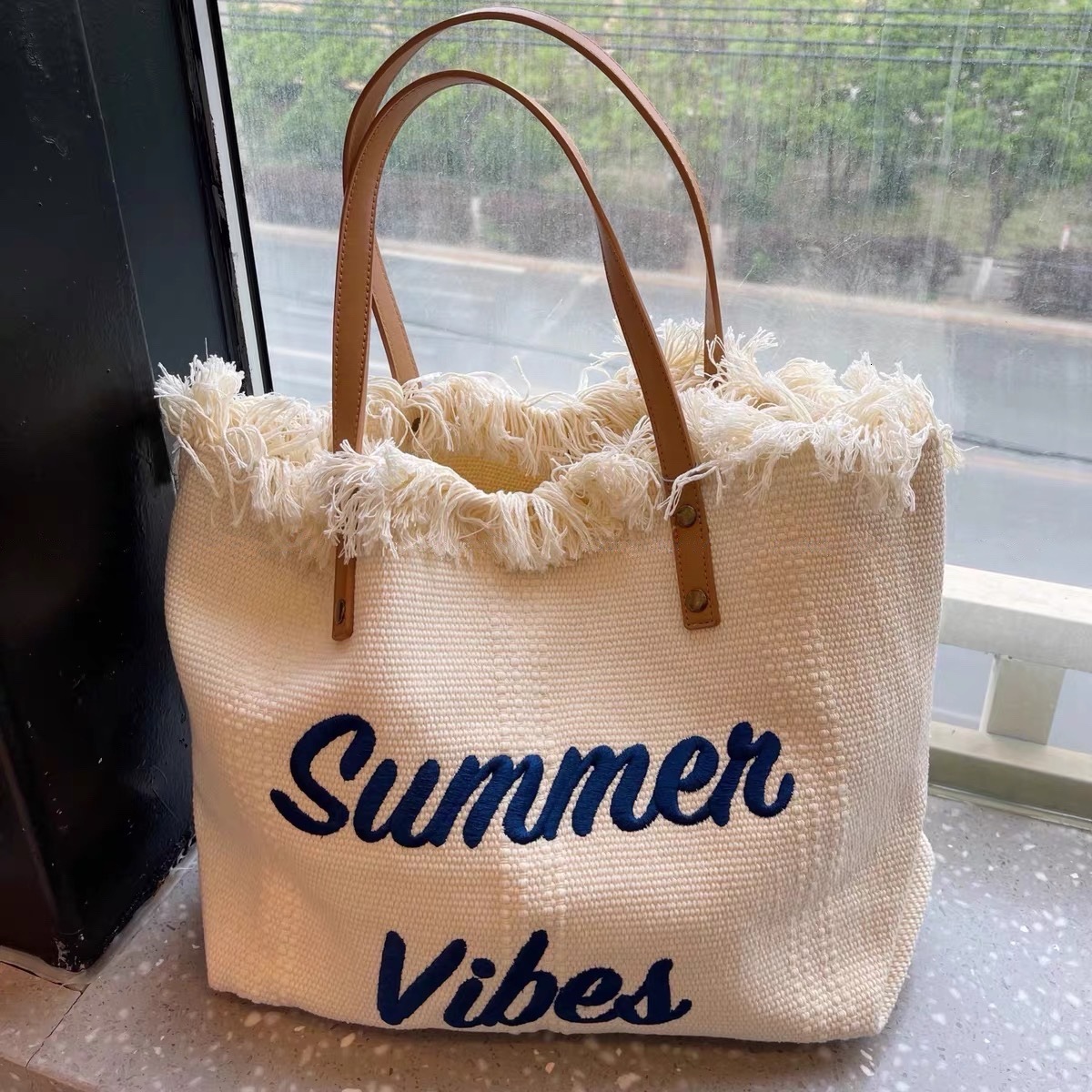 designer 2025 New Korean Style Letter Tassel Canvas Bag for Women, Large Capacity Simple Commuter Student Shoulder Tote Bag