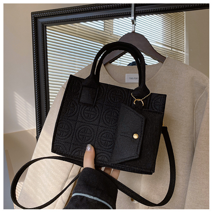Free Shipping Designer Bag Small Fresh And Stylish Solid Color Handbag 2024 New Style This Year's Popular Embossed Felt Cloth Crossbody Bag