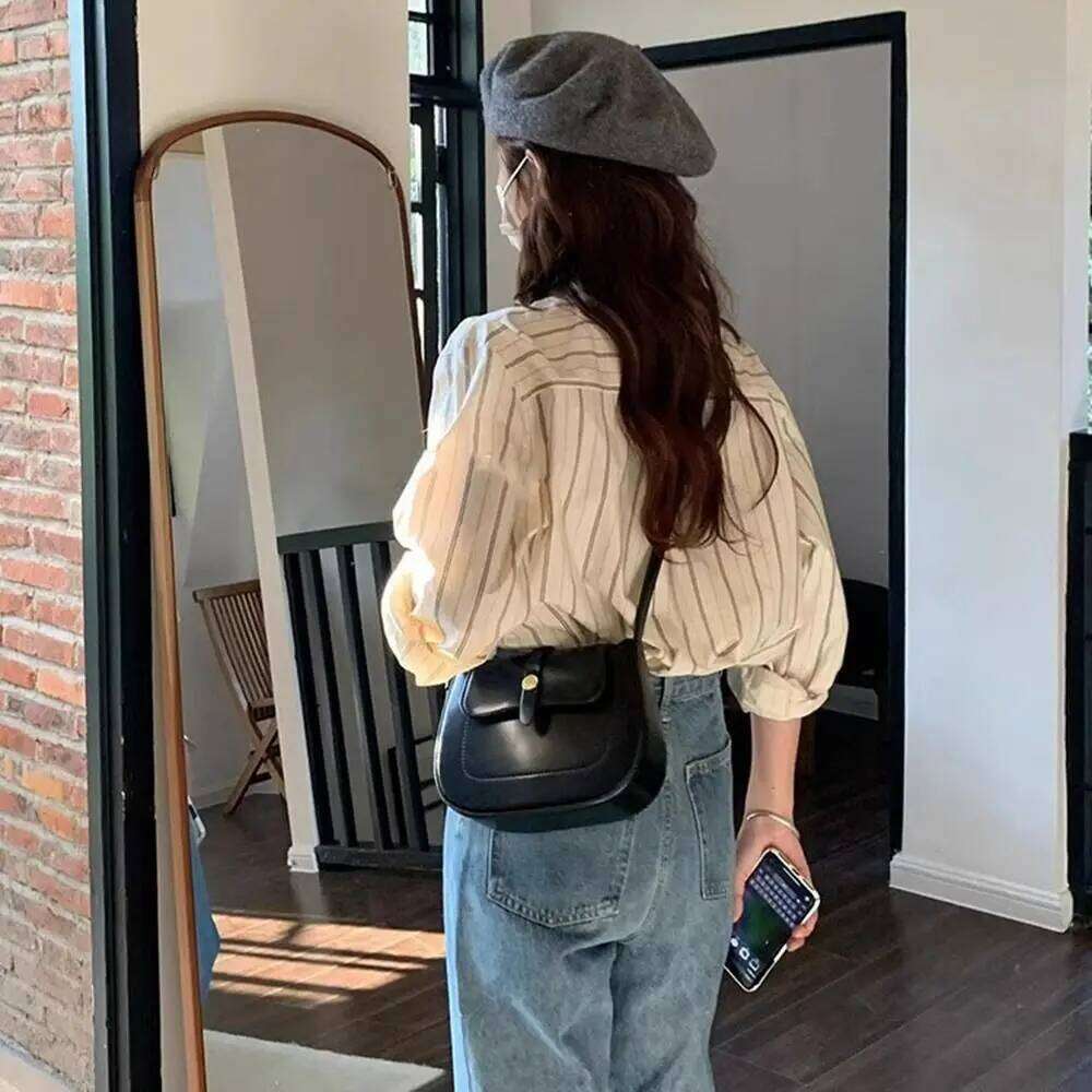 Versatile Korean Style Red Shoulder Black Pure Color Pu Saddle Bag Large Capacity All-Match Retro Handbag Girls