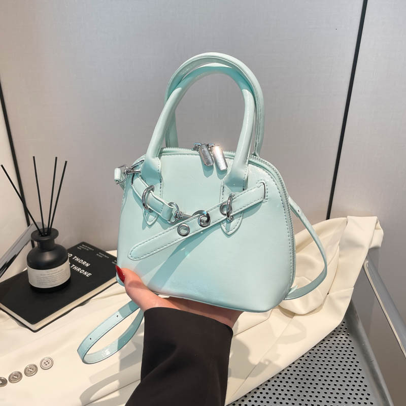 Top quality Brand High Quality New Style Single Shoulder Crossbody Women's Bag Fashion 2025 New Shell Bag Simple New Free Delivery Designer Bag