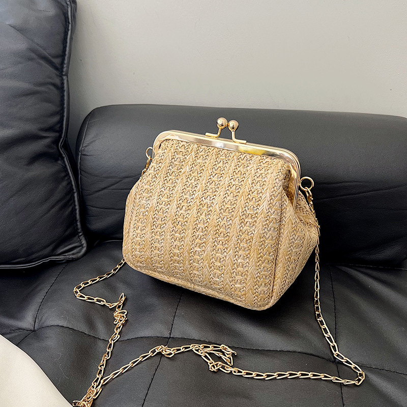 Free Shipping Designer Chain Handbag Versatile Crossbody Woven Bag Womens Clip Mouth Shell Bag New Korean Version Fashion