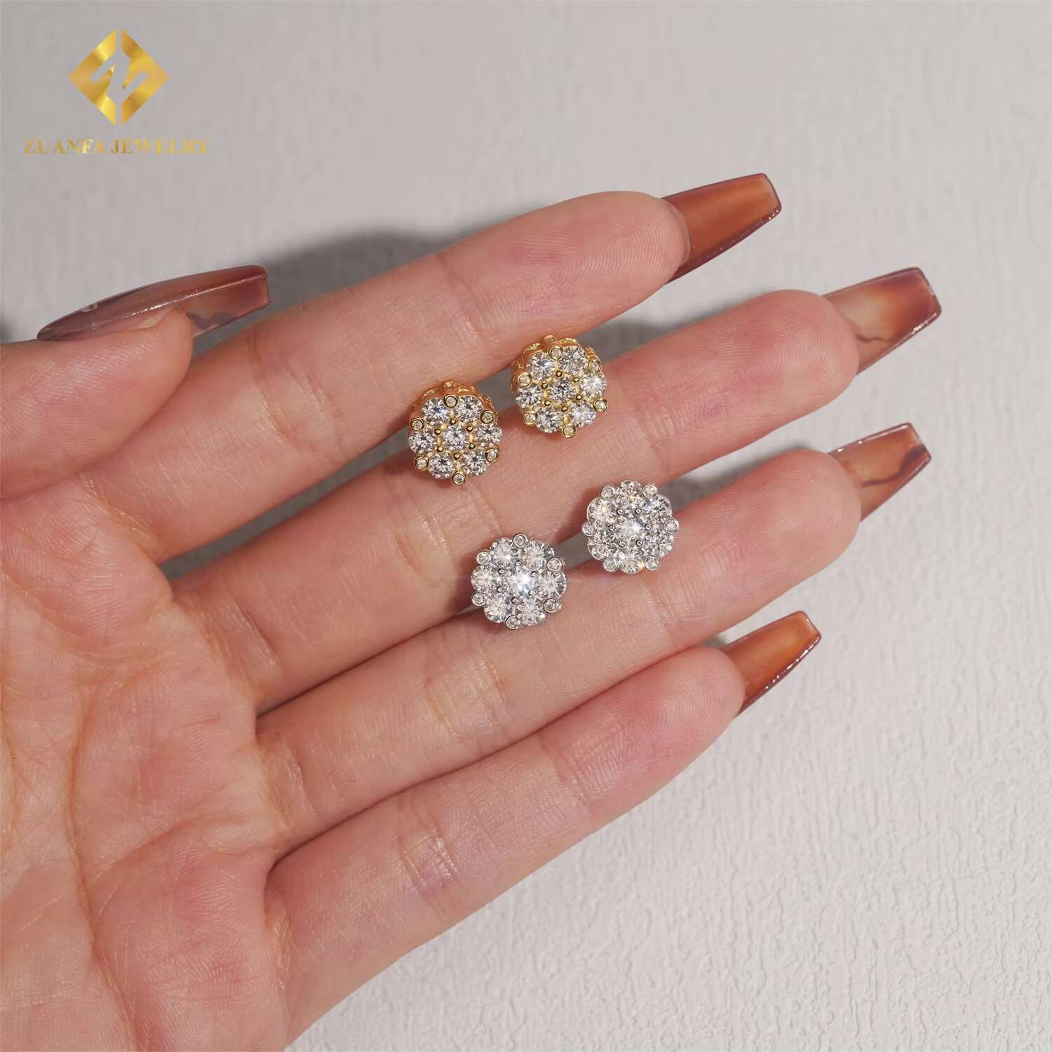 GRA Certificate Round Diamond Hip Hop Jewelry Iced Out Ear Studs 925 Sterling Silver Moissanite Stud Earrings for Women