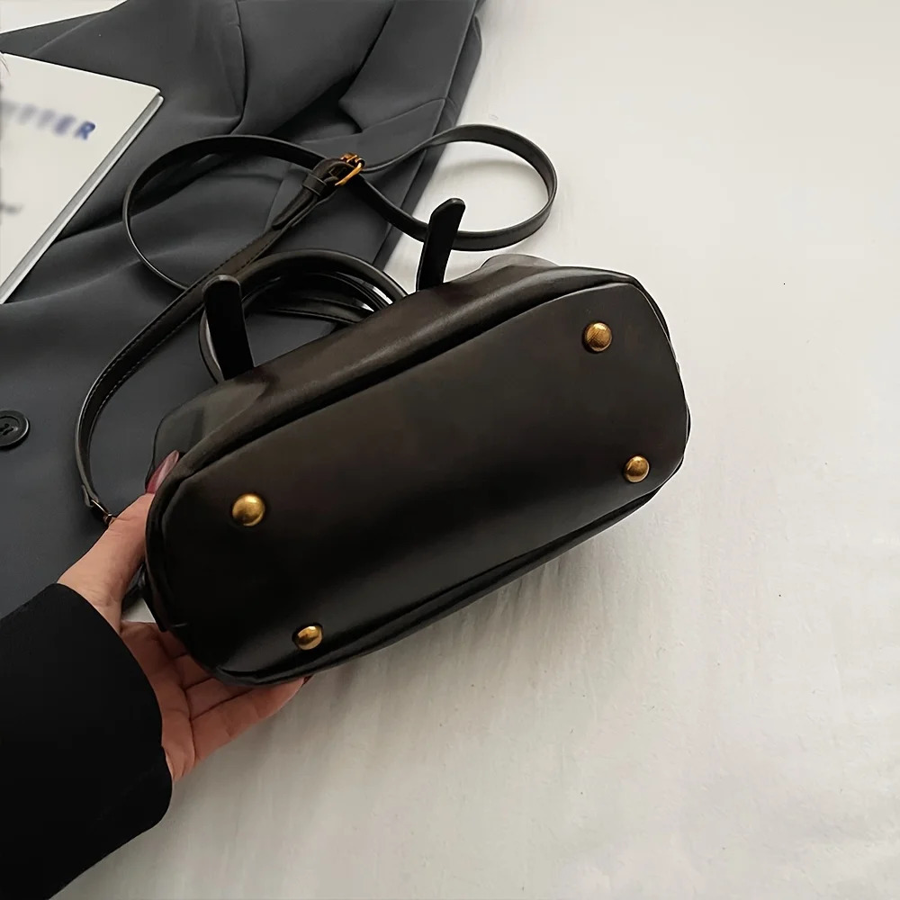 Retro Handbag for Women Trendy Bowling Bag Simple Single Shoulder Crossbody Bag Pillow Bag 250530