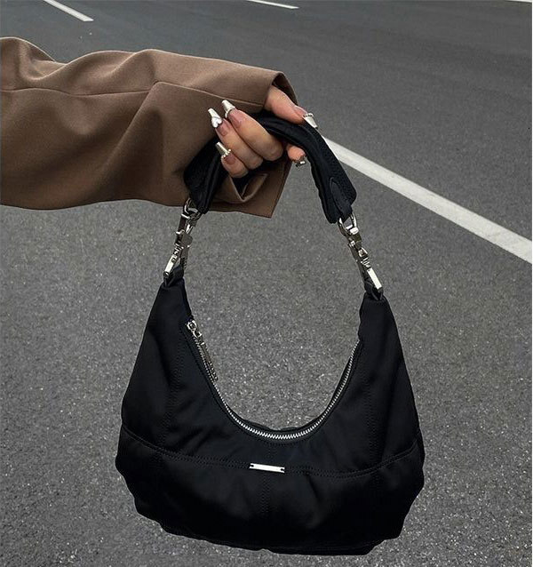designer New Black Retro Hot Series Sunny Cloud Bag Niche Design Casual Fashion Crescent Bag Single Shoulder Underarm Bag