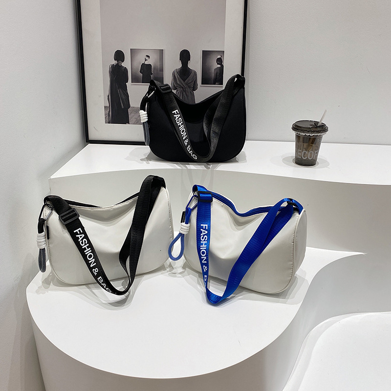 Free Shipping Designers New Trendy And Versatile Shoulder Bag Fashionable And Casual Texture Tote Bag Womens Casual School Work Bag