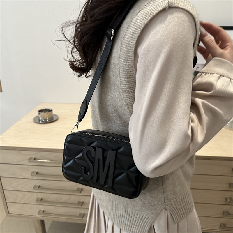 Fashionable Indentation Letter Commuting Bag Wide Shoulder Strap Fashionable Handbag Printed Personalized Designer Shoulder Bag Feminine Crossbody Bag