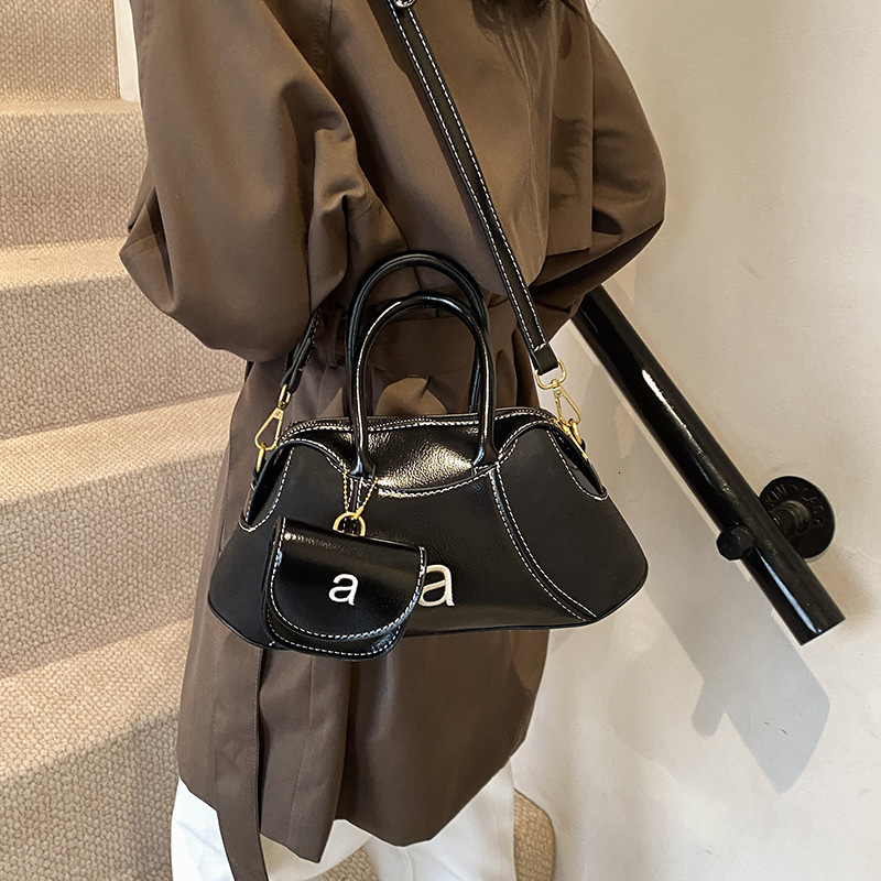 2025 Autumn Winter New Simple Shoulder Designer Bag Korean Style Niche Free Shipping Shopping Bag Trendy Women's Handbag Fashion Pillow Bag