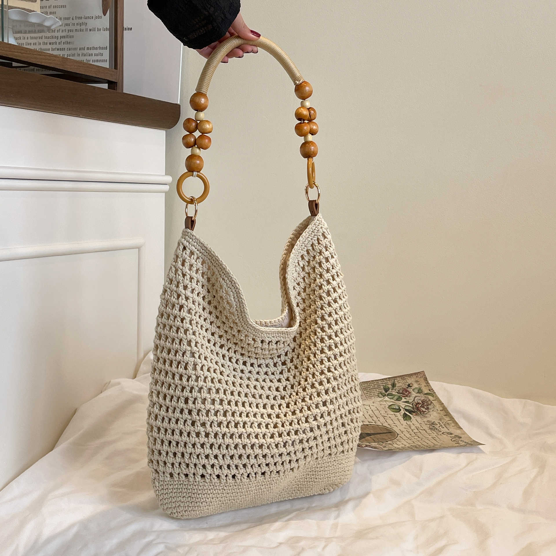 Large Capacity Bag for Women New Versatile One Shoulder Beach Vacation Bag Woven Straw Commuter Tote Bag