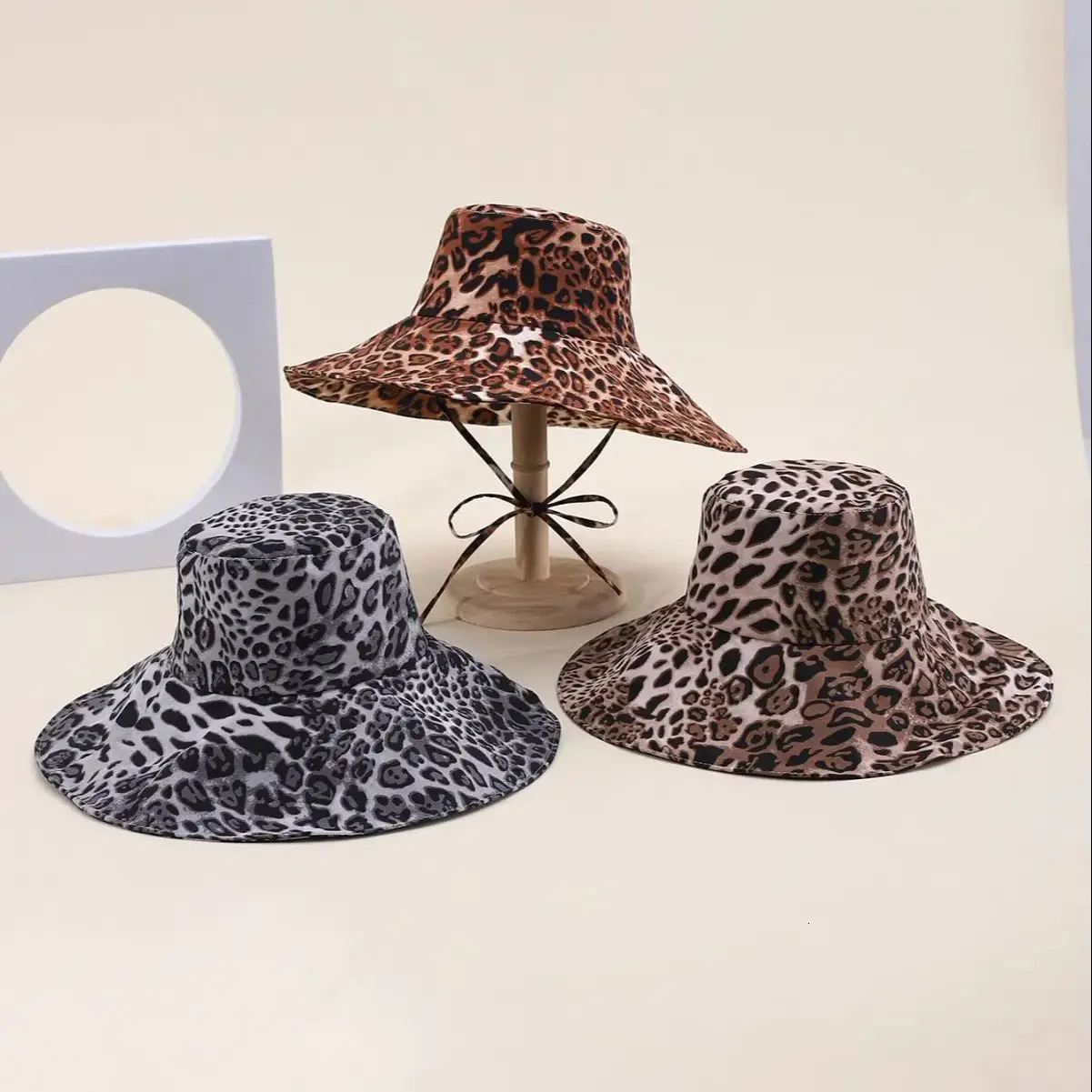 A large brimmed buccket hat womens casual foldable leopard print sunshade basin beach sun protection 250528