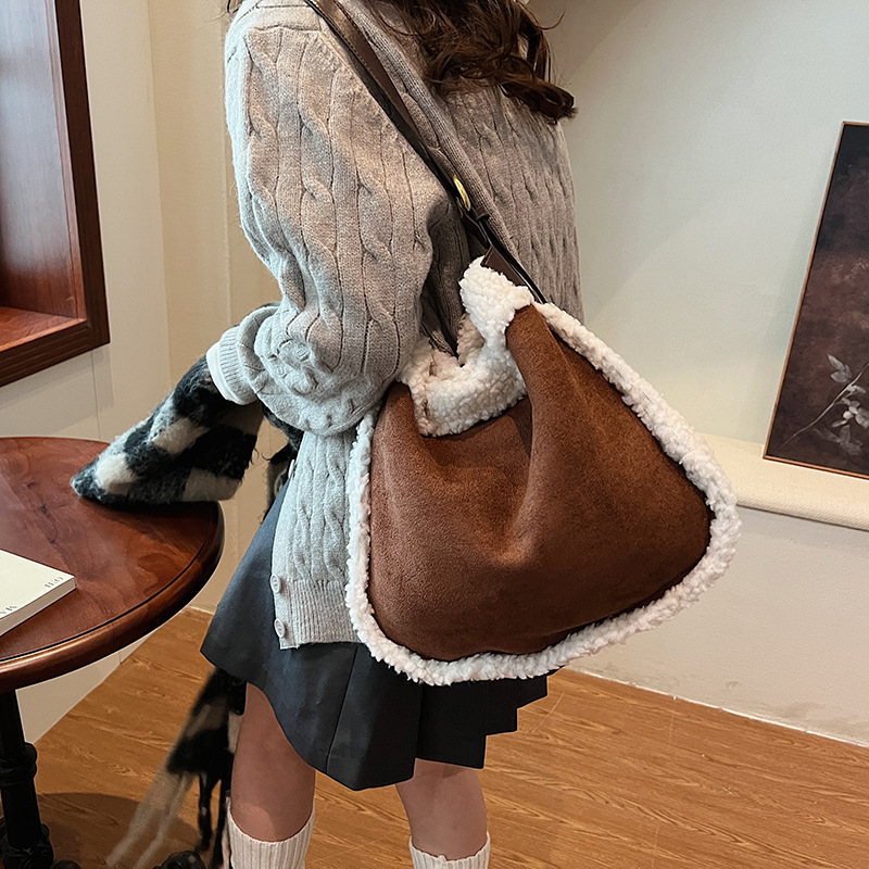 Autumn Winter Free Shipping New Large Designer Handbag Capacity Single Shoulder Furry Bag For Work Commute Women's Bag Korean Style Ins Shopping 