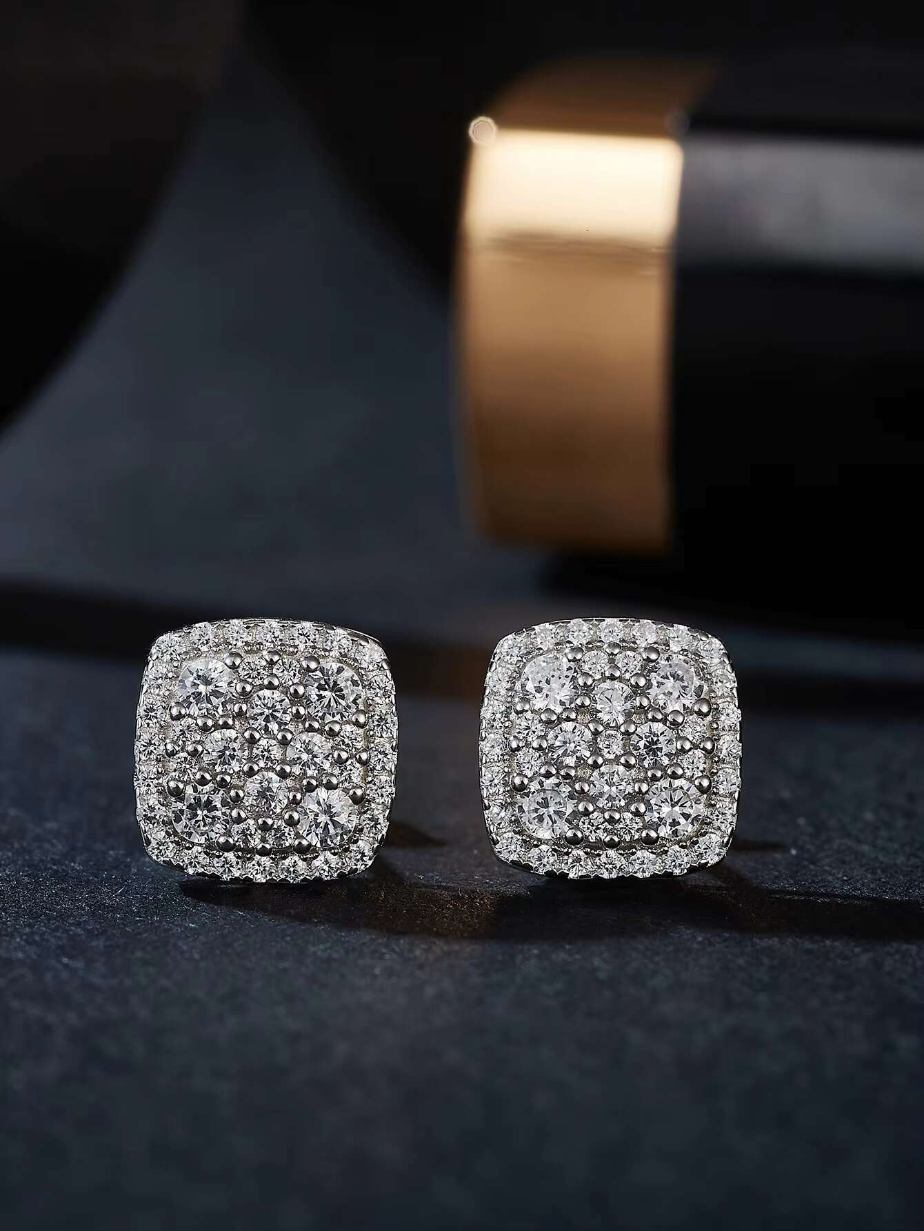 Iced Out Hip Hop Style 14k Gold VVS Moissanite Stud Earrings for Women Men Gift Wedding Party