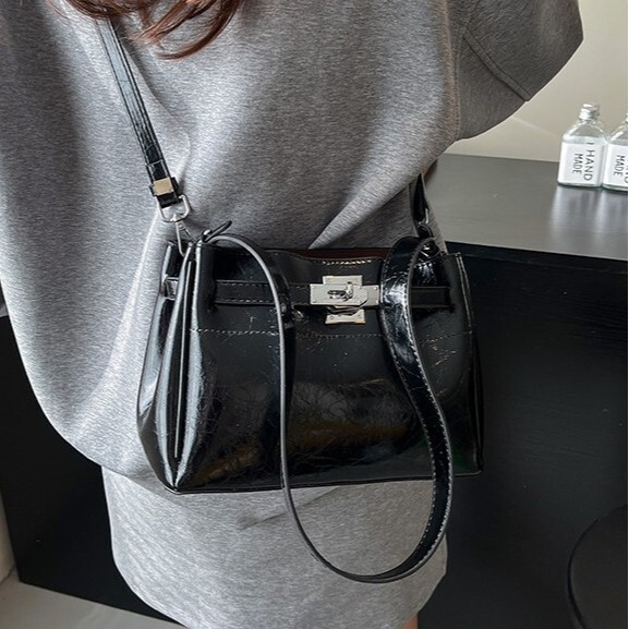 Top quality Brand High Quality New Style 2025 New Fashion Crocodile Pattern Commuter Small Bag Women Bag Single Shoulder Crossbody New Free Delivery D