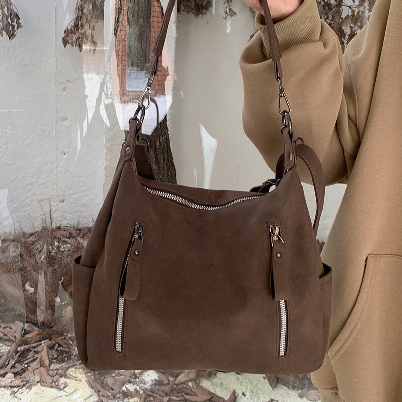 designer Trendy Cool Motorcycle Bag for Women New Fashionable Underarm Bag Large Capacity Shoulder Tote Bag