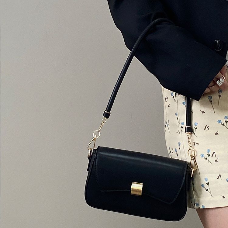 designer Large Capacity Bag for Women 2025 New Fashion Commuter Versatile Shoulder Bag High-end Baguette Bag Underarm Crossbody Bag