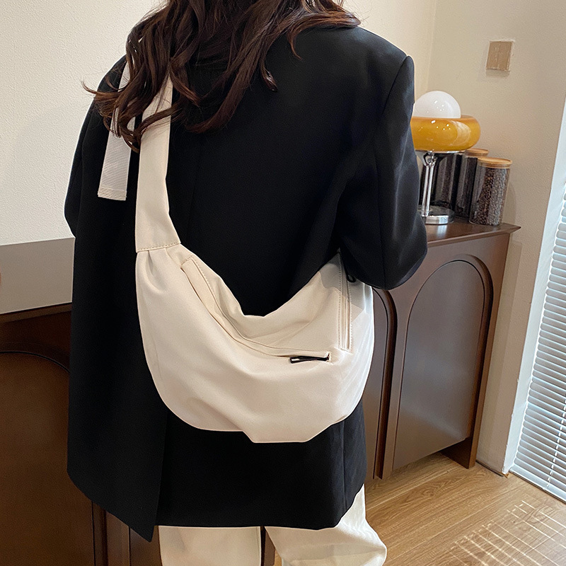Free Shipping Designers New Japanese Solid Color Simple Canvas Bag For Women's Instagram Trend Large Capacity Black Dumpling Crossbody Bag Studen