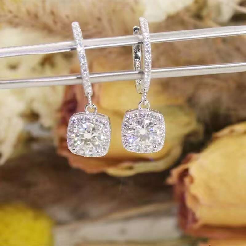 Hip Hop Moissanite Earrings 925 Sterling Silver 14k 18k White Gold Moissanite 18k Gold Plated Ladies Hoop Earrings