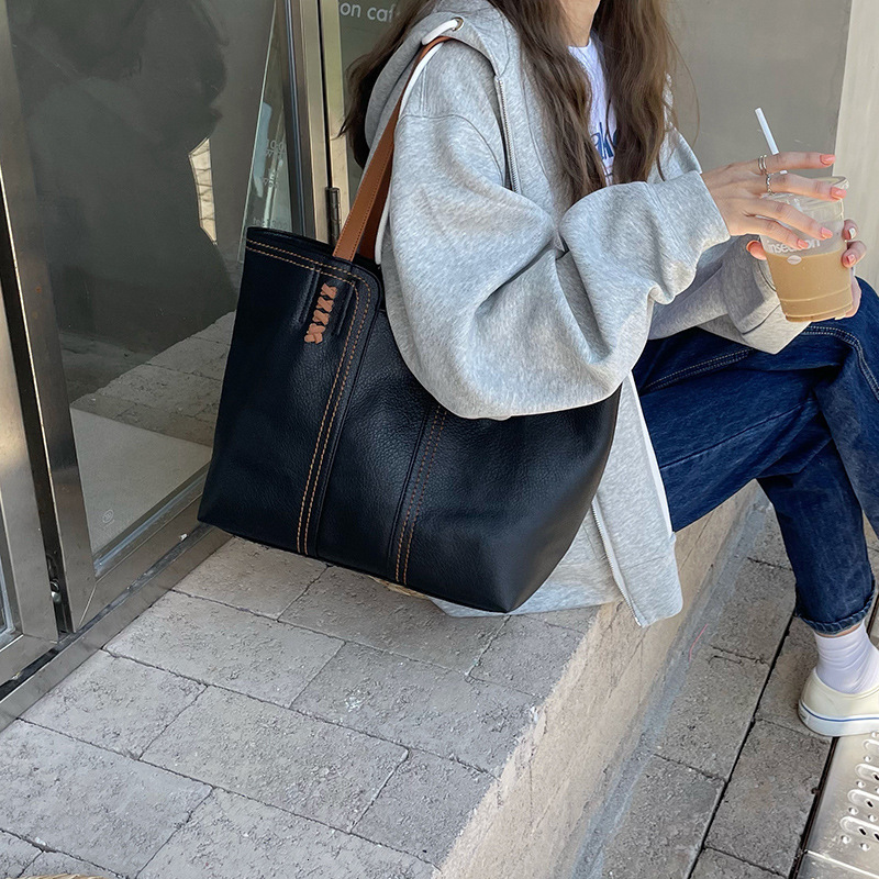 designer Fashion Versatile Korean Style New Fashion Simple Tote Bag Retro Large Capacity Shoulder Handbag Commuter Large Bag for Women