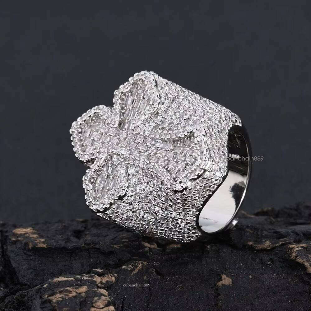 New Iced Out Bling Cross Ring Gold Plated Prong Setting Cubic Moissanite Big Rings Fashion Hip Hop Luxulry Women Men Jewelry