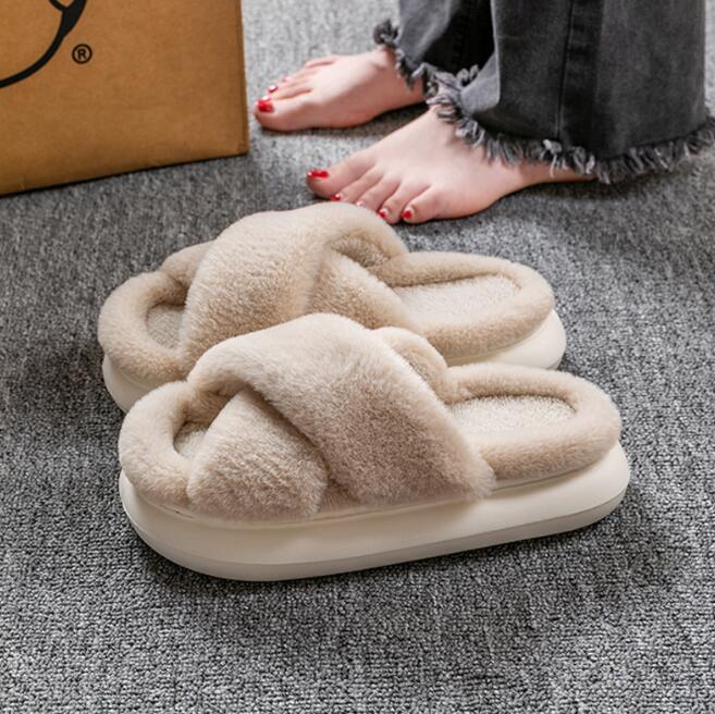 Hairy slippers for women in autumn and winter suitable for outdoor wear anti slip indoor thick soled living home furry postpartum cotton slippers Z 6.