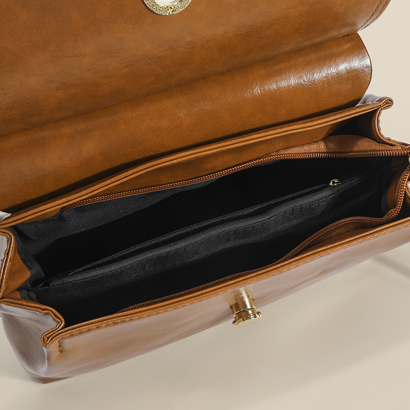 designer Large Capacity Retro Briefcase 2025 Autumn New Texture Versatile Crossbody Handbag Daily Commuter Messenger Bag for Women