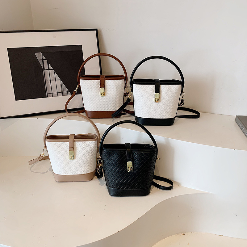 Free Shipping Designer This Years Popular Niche Bags Womens Handbags Fashionable And High-end Sense Womens Versatile Single Shoulder Crossbody Bucket 