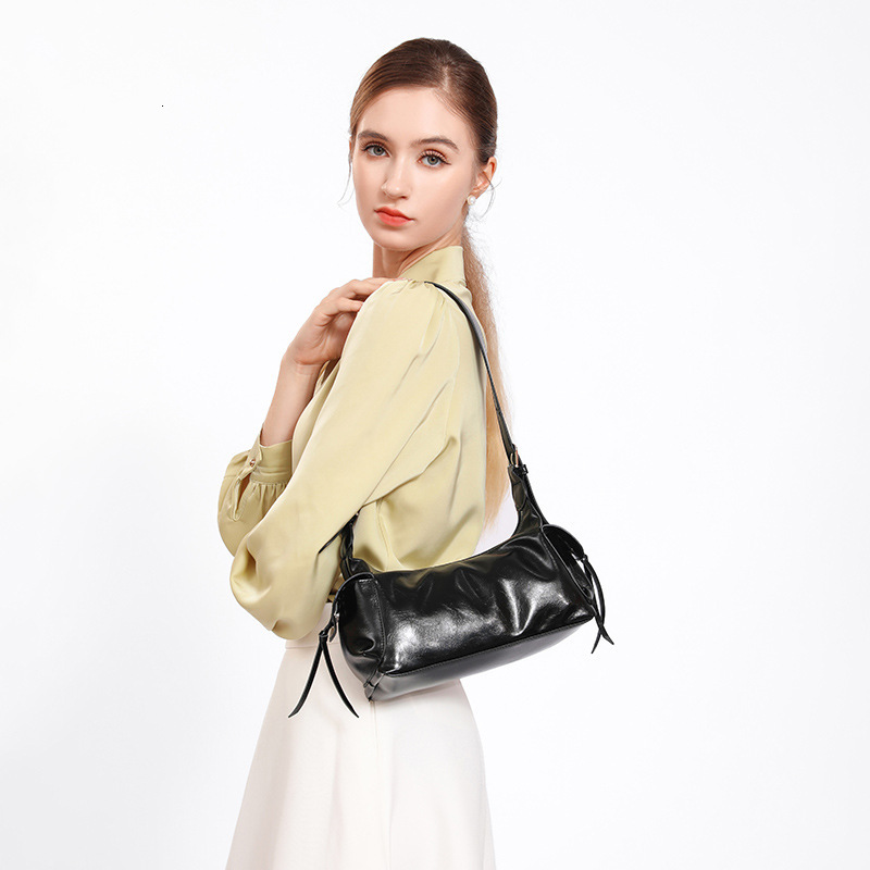 designer Cross-border Korean Style Niche Design Underarm Bag 2025 New Fashion Versatile Double Pocket Large Capacity Shoulder Bag for Women
