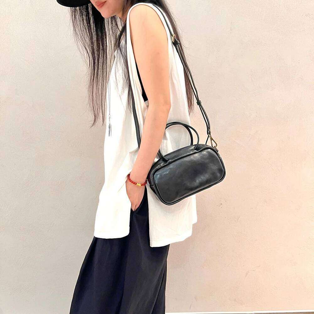 Small Women's Designer luxury bag Handbag With Flap Casual Zipper Shoulder Bag For Phone And Makeup Crossbody Stylish Design