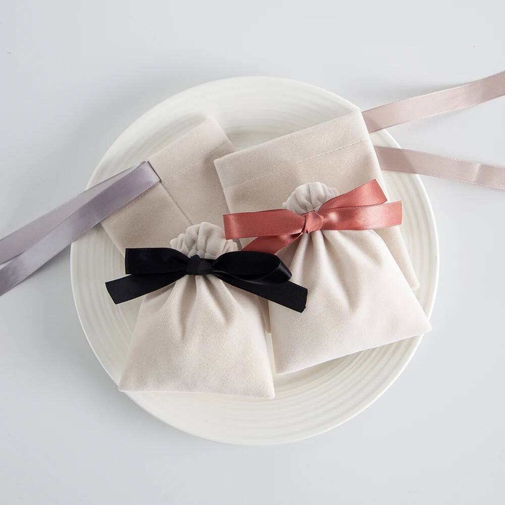 10pcs Bulk Beige Veet Pouches Ribbon Jewelry Packing Display Storage For Wedding Candy Gift Travel Drawstring Dust Bags