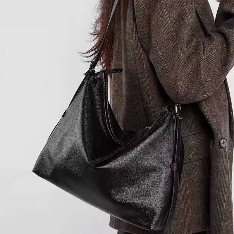 Hot Selling New Lady Genuine Leather Crossbody Handbag For Women Large Capacity Retro Fashion Single Shoulder Underarm Bag Female Tote Designer Bags