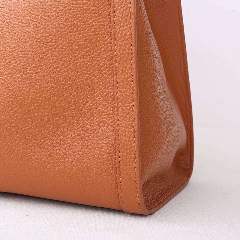 Designer Luxury 2025 New Women Bag Female Shoulder Bags Lady Soft 100% Cowhide Genuine Leather Niche Design Tote Bucket Handbag