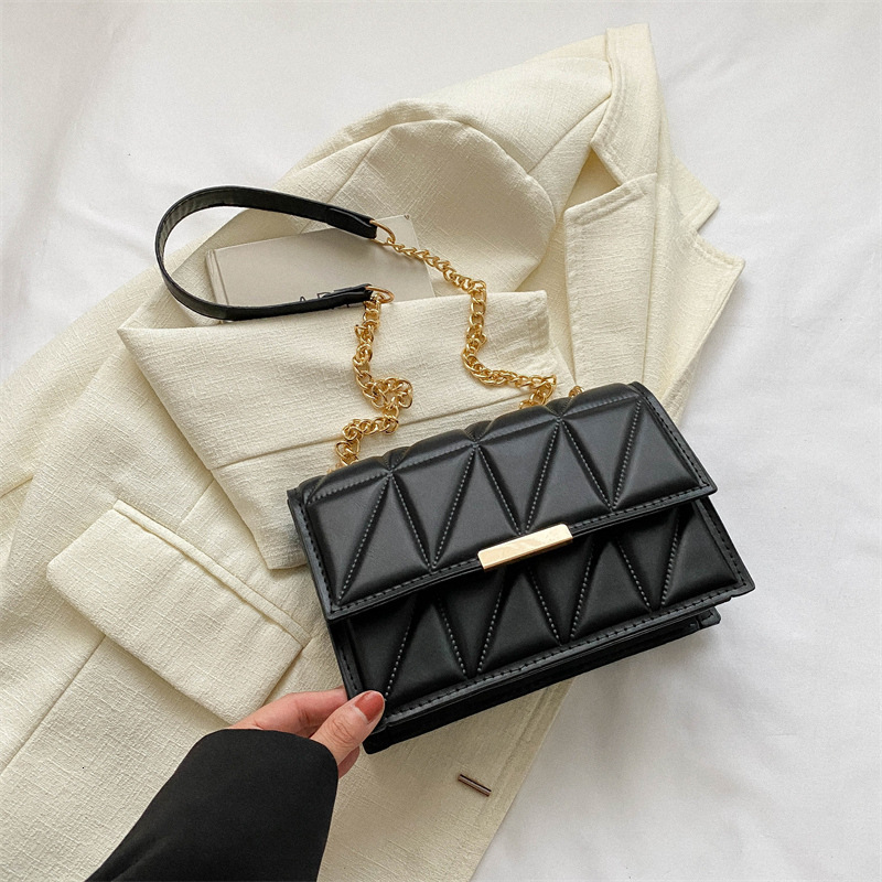 Free Shipping Designers New Retro Personalized Shoulder Bag Womens Fashionable Simple Crossbody Bag Korean Version Trendy Chain Small Square Bag