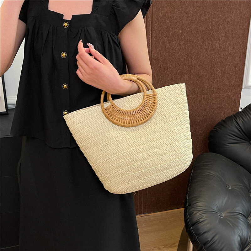 Free Shipping Designers New Tote Bag Fresh Hand Woven Handbag Womens Rattan Woven Crescent Bag Grass Woven Handbag