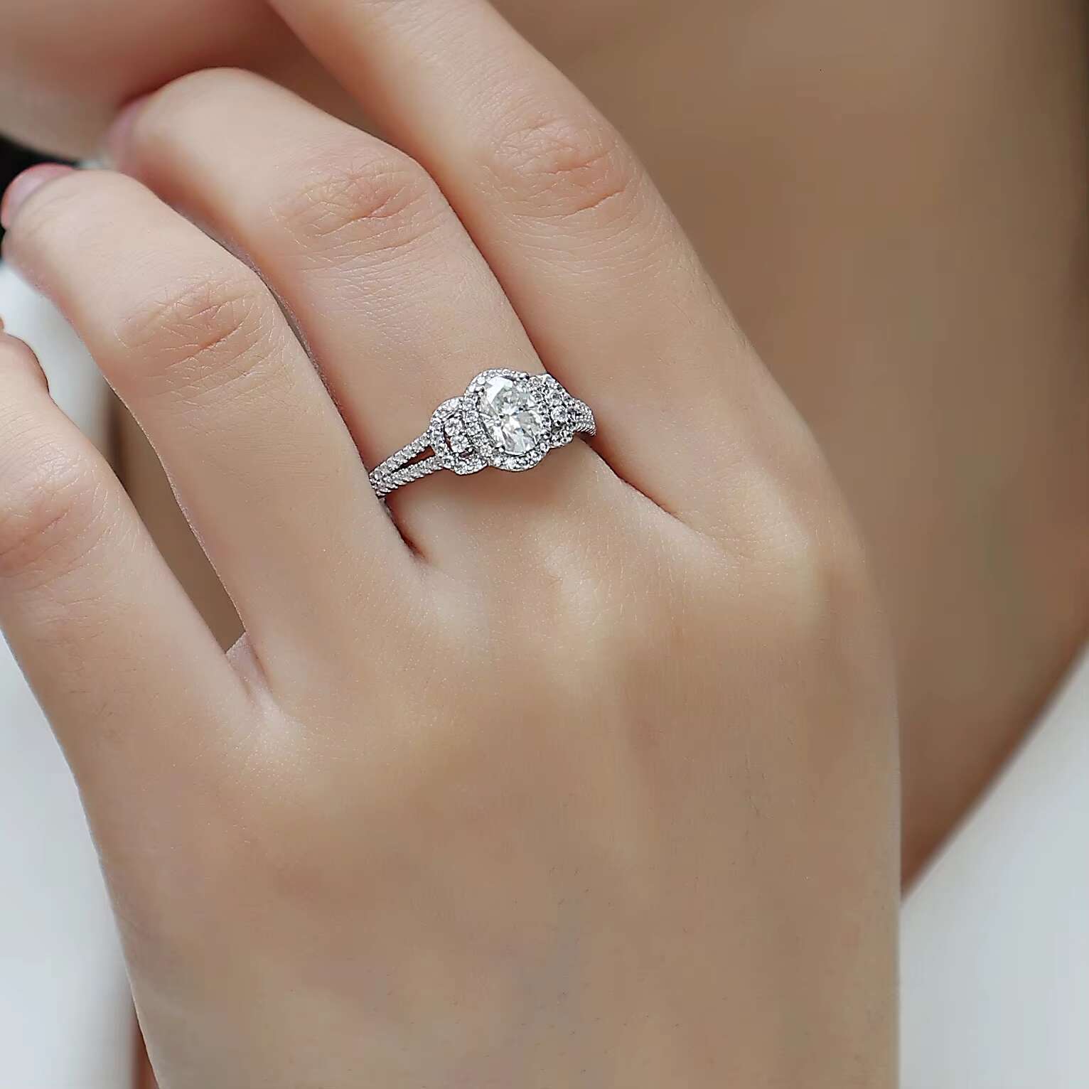 925 Sterling Silver Round Moissanite Rings Rhodium Plated Engagement Ring Jewelry for Manufacturer R231113360