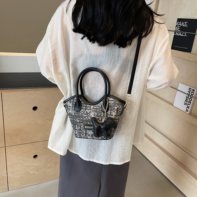 Handbag Shopping Bag Fashion Bucket Bag For Women Korean Style Simple Shoulder Bag Designer Summer Niche Trend Free Shipping Versatile Design Crossbod