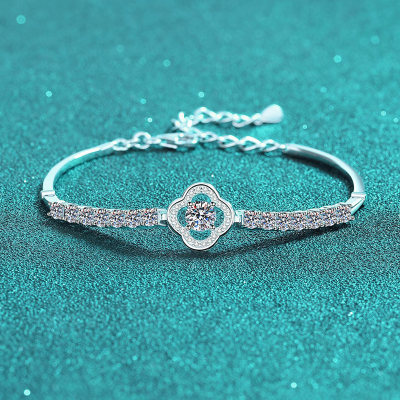 925 Sterling Silver Moissanite Four-Leaf Clover Bracelet with CZ Crystals, Adjustable Chain, Elegant and Timeless Jewelry for Women