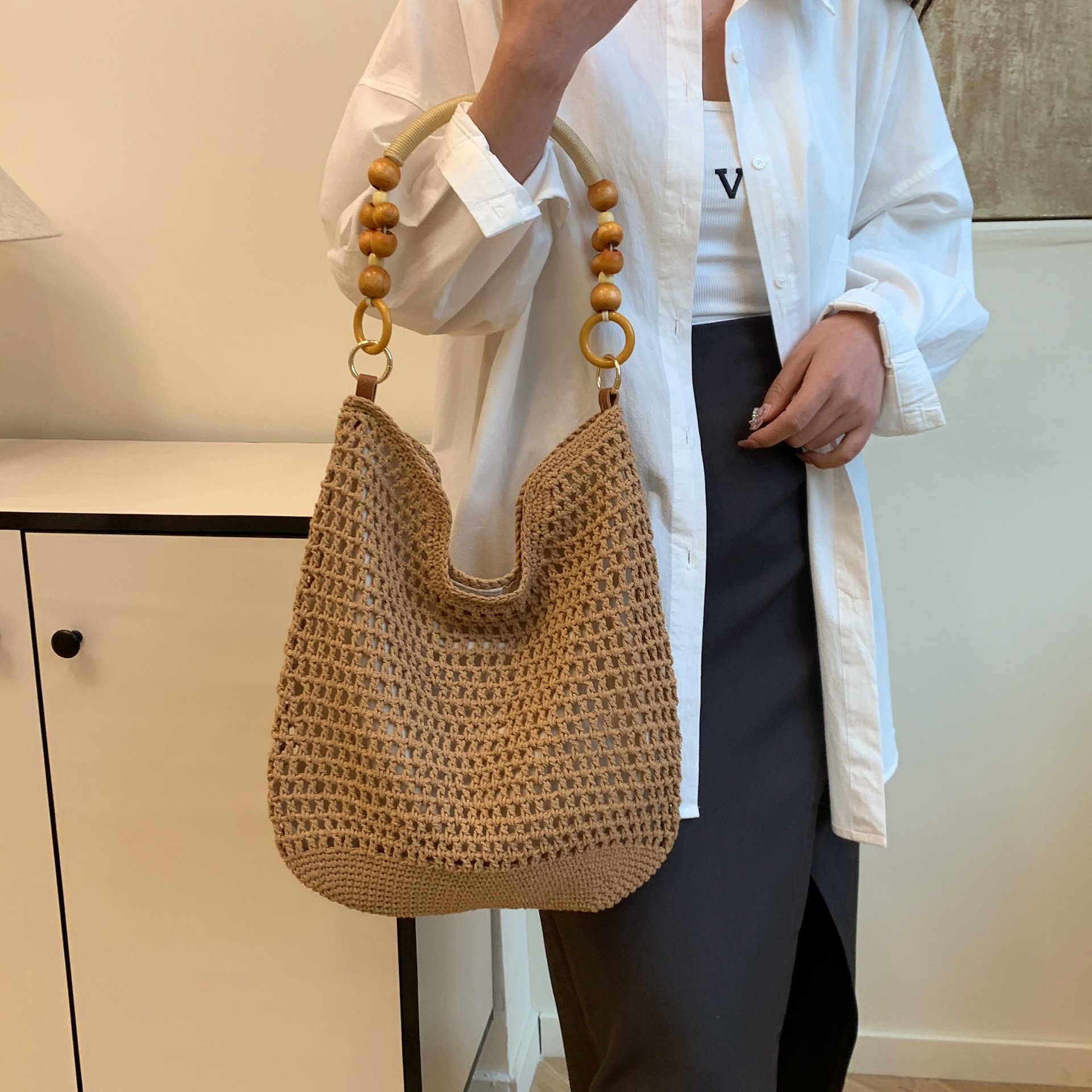 Large Capacity Bag for Women New Versatile One Shoulder Beach Vacation Bag Woven Straw Commuter Tote Bag